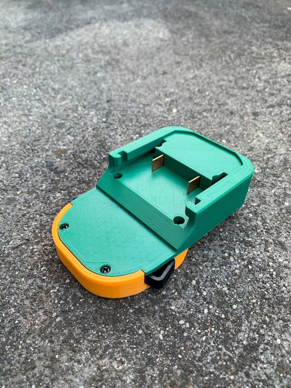 Hitachi/Hikoki 18v battery adaptor to AEG/Rigid tools