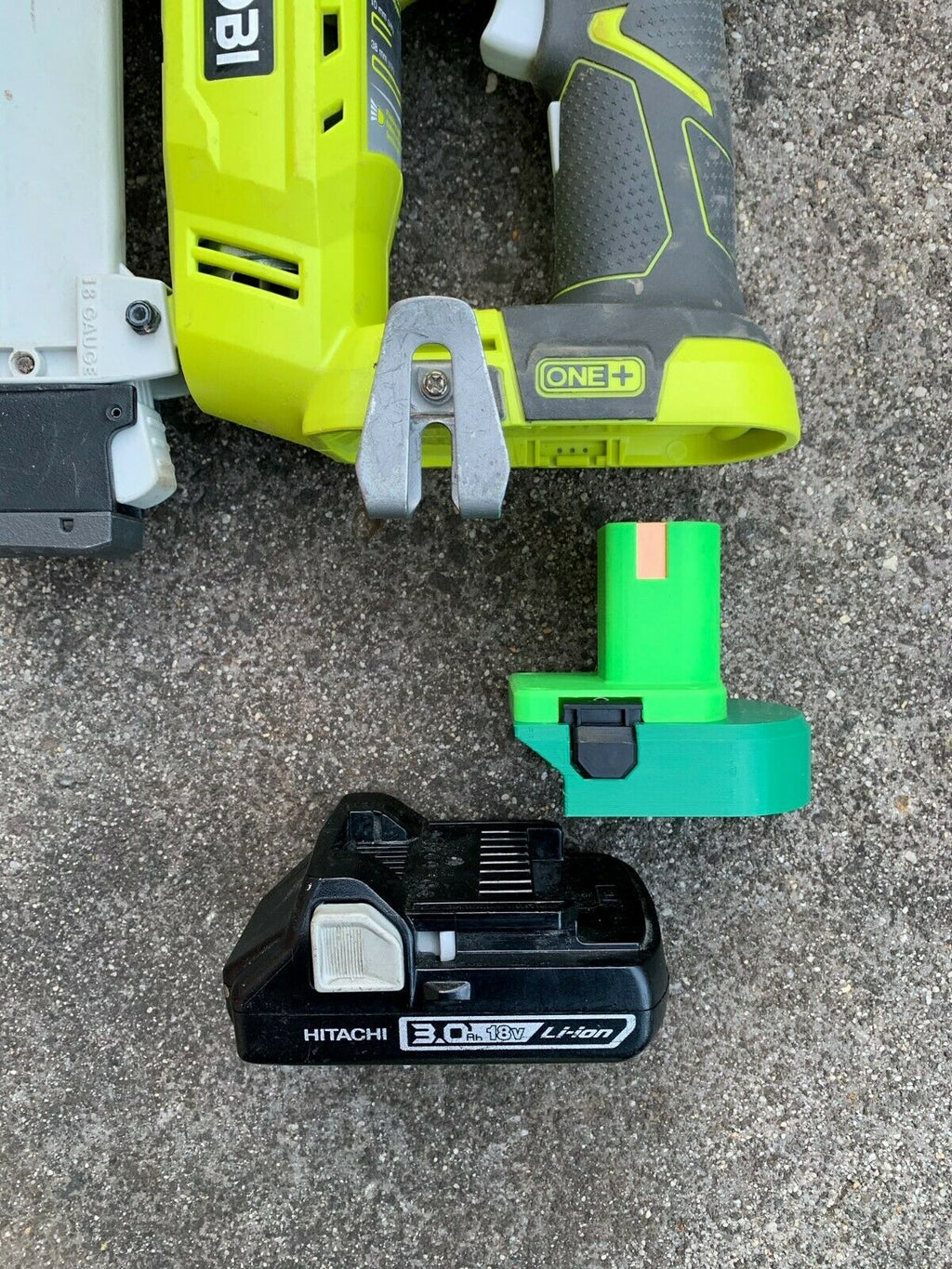 Hitachi / Hikoki 18v battery adaptor to Ryobi One+ tools