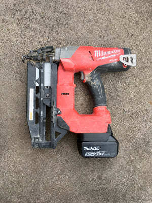 Makita 18v battery adaptor to Milwaukee tools