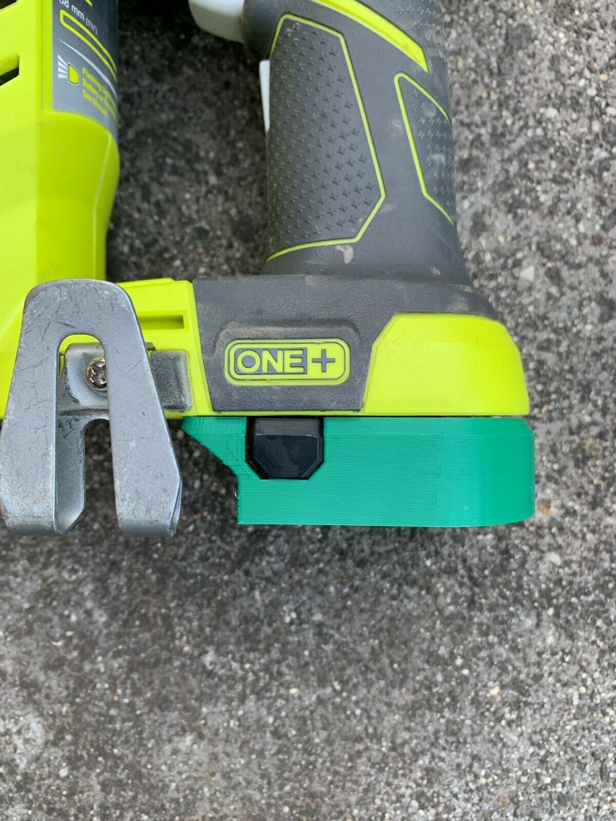 Hitachi / Hikoki 18v battery adaptor to Ryobi One+ tools
