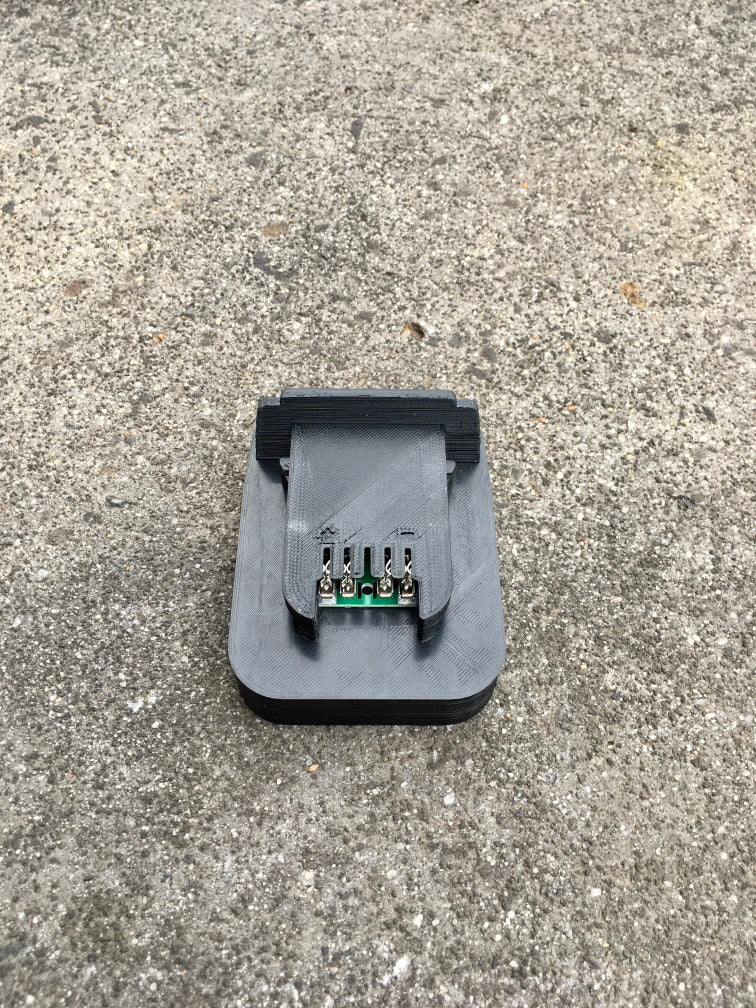 Makita 18v battery adaptor to Milwaukee tools
