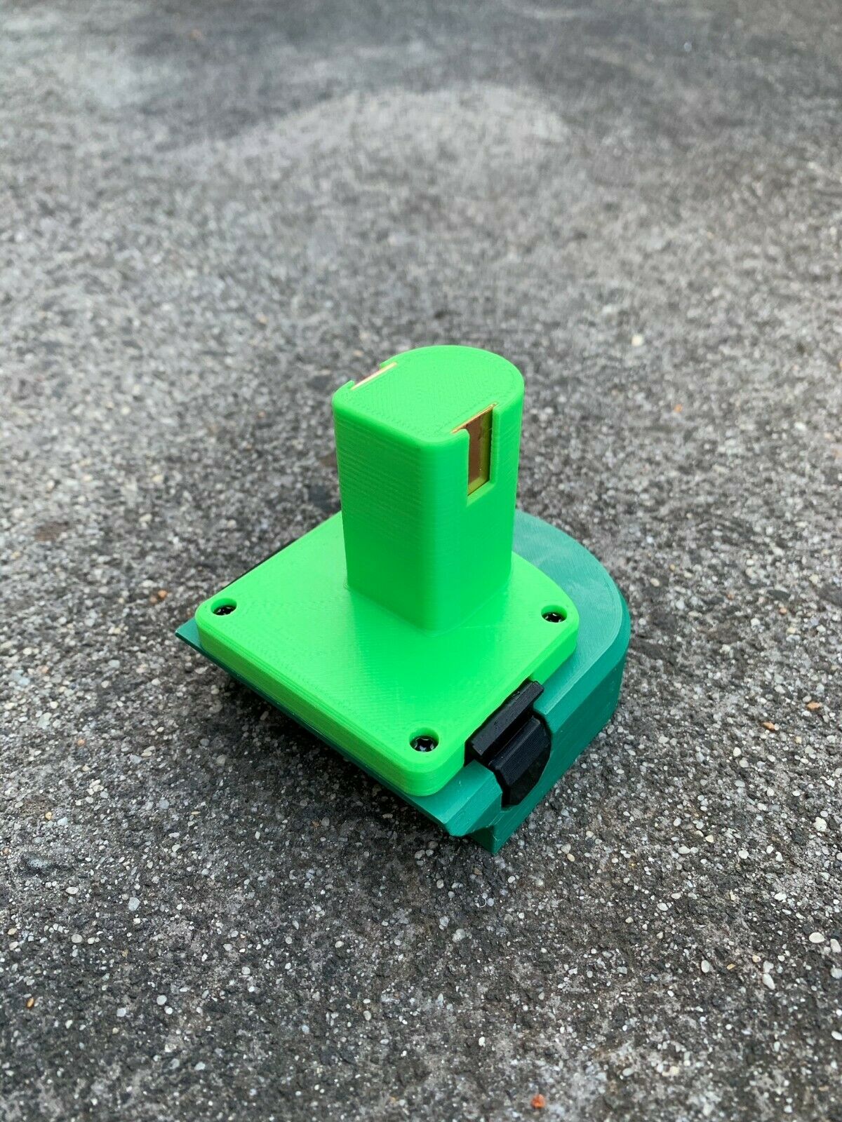 Hitachi / Hikoki 18v battery adaptor to Ryobi One+ tools