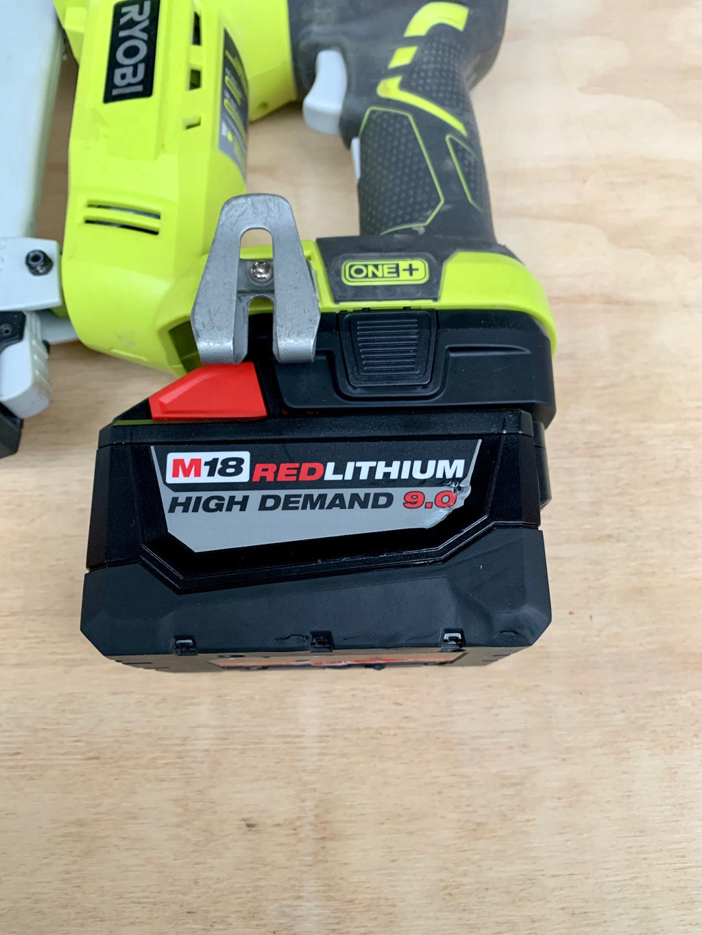 Milwaukee Battery Adaptor to Ryobi Tools