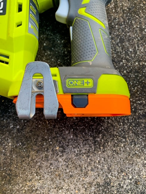 AEG 18v battery adaptor to Ryobi One+ tools