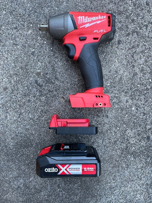 Milwaukee tools 18v battery outlet
