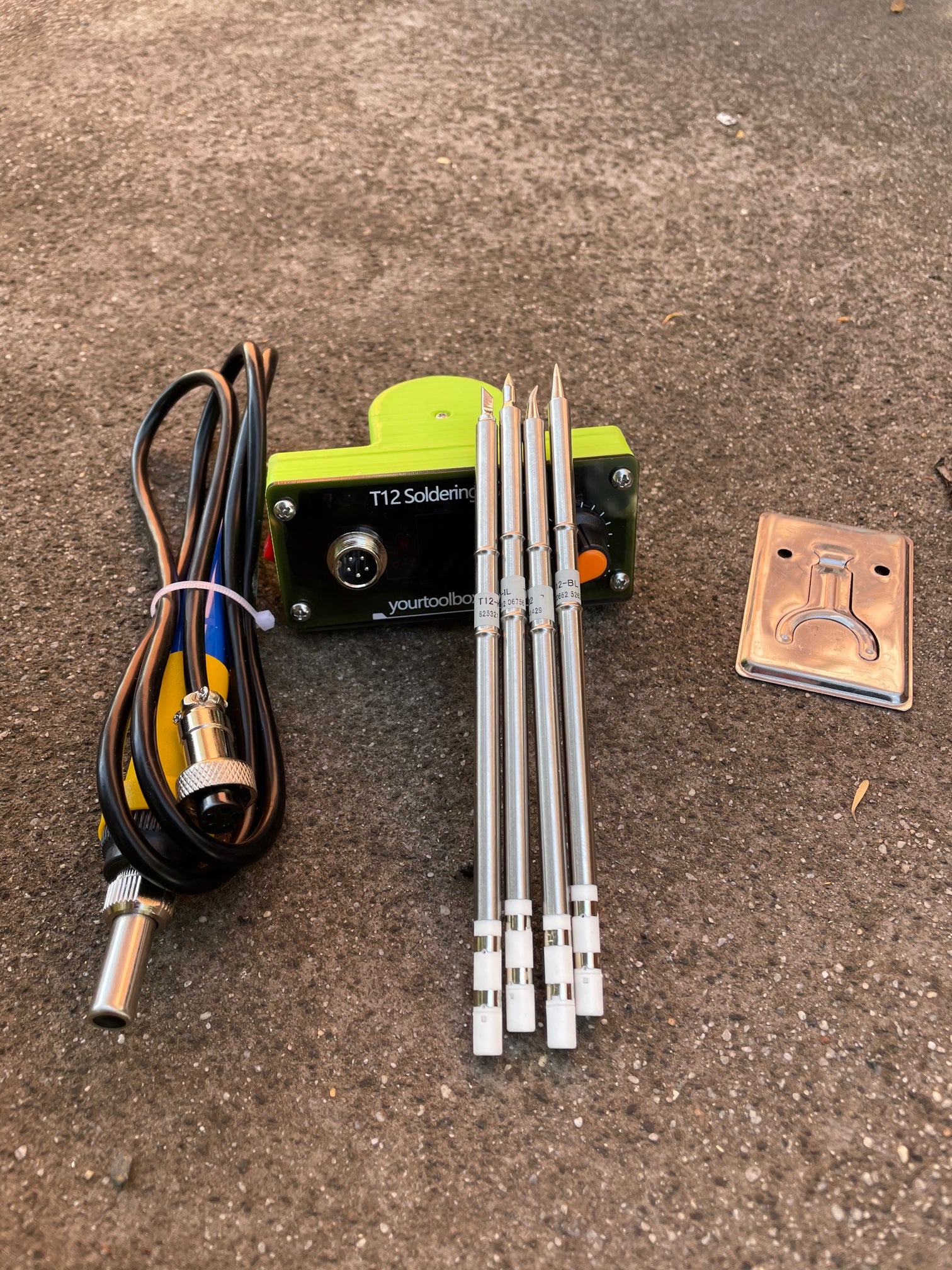 Ryobi 18v custom made smart mini soldering station, T12