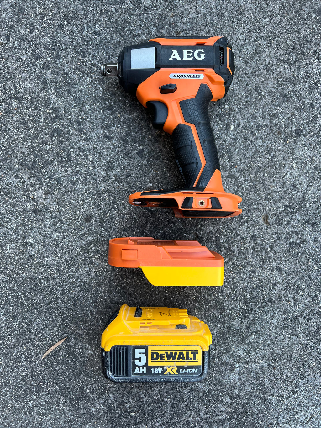 Dewalt 18v battery adaptor to AEG tools